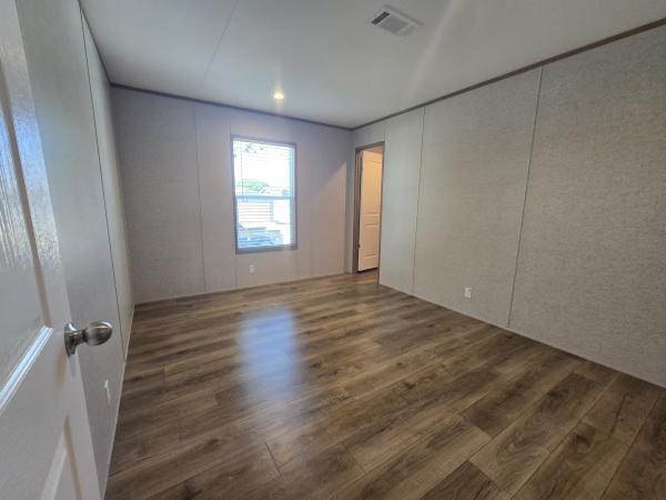 2025 Champion CHPR2852H42P01(Navasota) Mobile Home