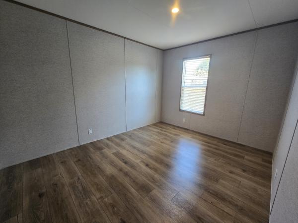 2025 Champion CHPR2852H42P01(Navasota) Mobile Home