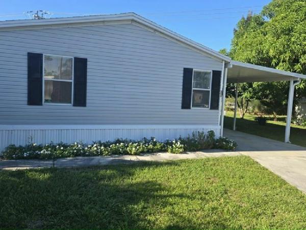 2004 FLeetwood Manufactured Home