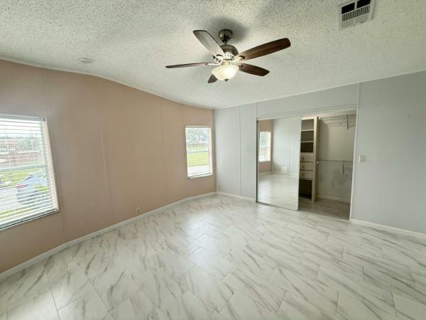 1998 Homes of Meritt Mobile Home For Sale