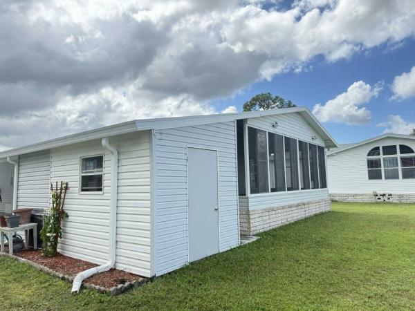 1998 Homes of Meritt Mobile Home For Sale