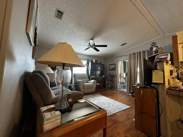 1990 Fleetwood 33B12977 Mobile Home