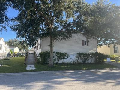 Photo 4 of 10 of home located at 3920 Woodbine Dr. Saint Cloud, FL 34772