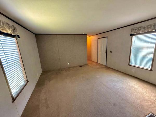 2016 Redman 1670215RA Mobile Home