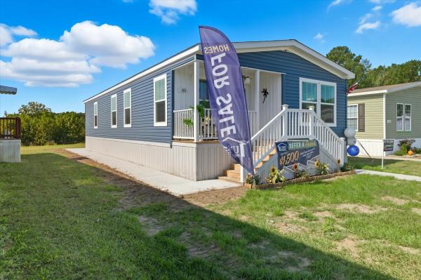 Photo 1 of 2 of home located at 1230 S. Pike E. Lot 65 Sumter, SC 29153