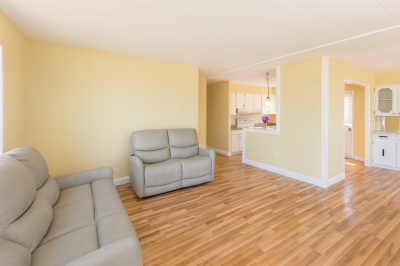 Photo 4 of 22 of home located at 1375 Pasadena Ave S South Pasadena, FL 33707