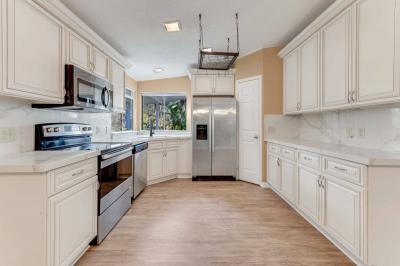 Photo 3 of 32 of home located at 59 Horseshoe Falls Dr Ormond Beach, FL 32174