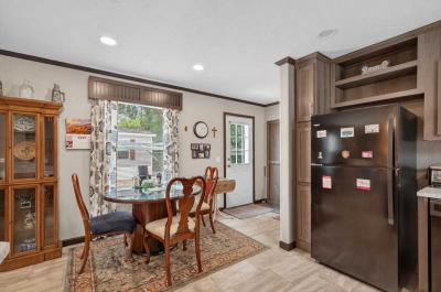 Photo 6 of 15 of home located at 89 Thomas Ln Chaska, MN 55318