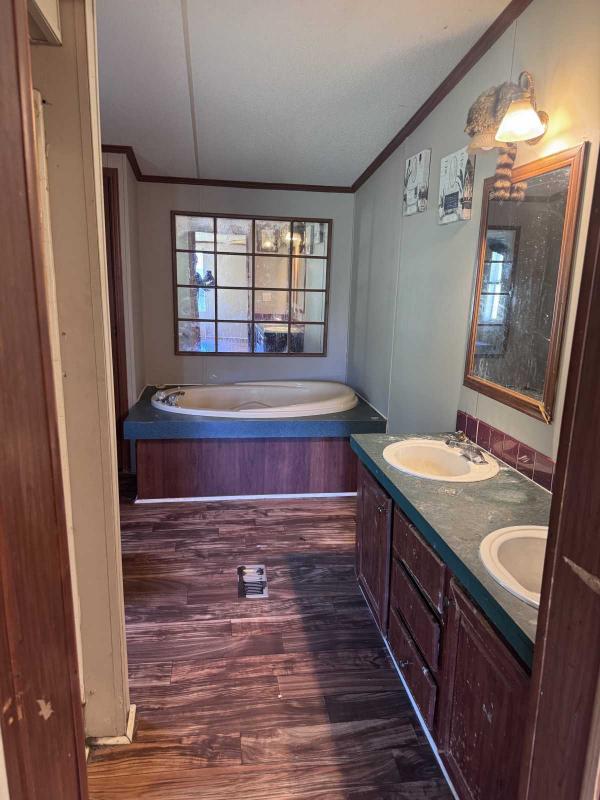 Comm AJ2 Mobile Home