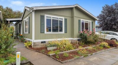 Mobile Home at 11105 Main St, Spc. 14 Donald, OR 97020