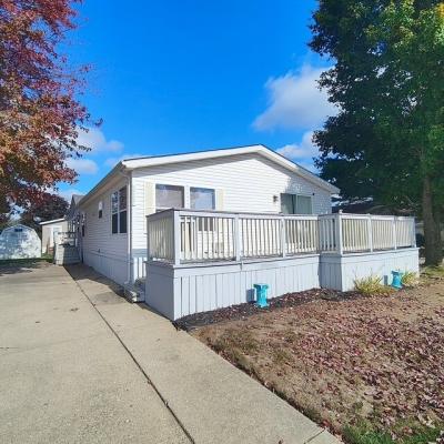 Mobile Home at 3735 Bentwood Circle West White Lake, MI 48383