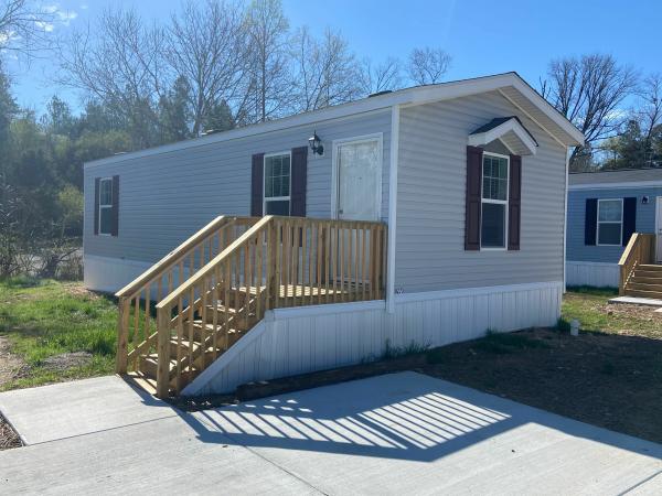2022 Clayton Homes Inc Community Series Mobile Home