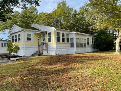 Photo 2 of 18 of home located at 15 Oak Grove Trail Nashua, NH 03062