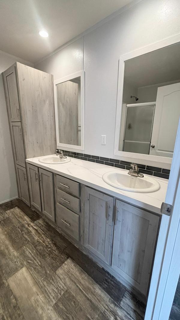 2025 Cavco Ind Value Premier Mobile Home