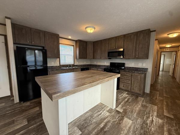 2022 Clayton - Wakarusa Mobile Home