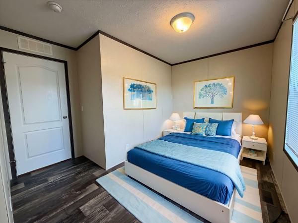 2022 Clayton - Wakarusa Mobile Home