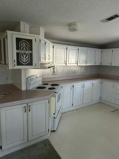 Photo 4 of 14 of home located at 7306 Woodland Drive Brooksville, FL 34601