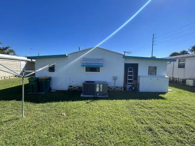 Photo 3 of 16 of home located at 4 Turquoise Way Eustis, FL 32726