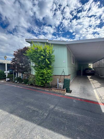 Photo 4 of 27 of home located at 16444 Bolsa Bica St #74 Huntington Beach, CA 92649