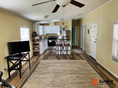 Photo 5 of 21 of home located at 979 Robin Drive Deland, FL 32724