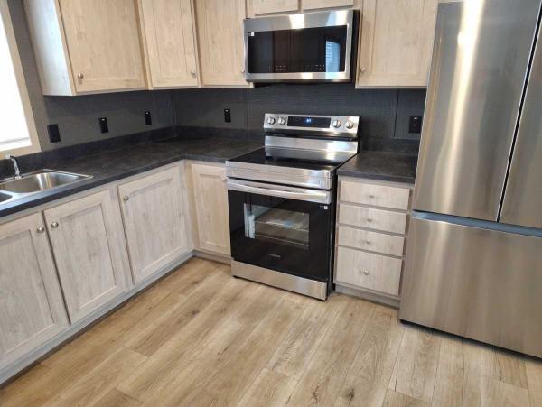 2025 Clayton Adrenaline 7616-4200 Manufactured Home