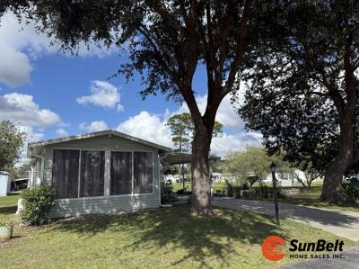 Photo 2 of 23 of home located at 987 Robin Drive Deland, FL 32724