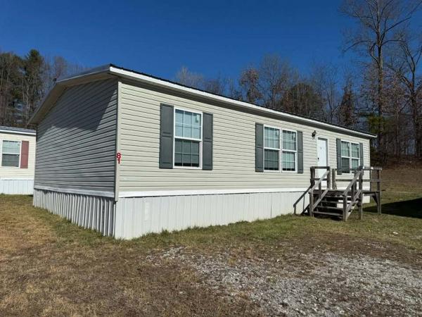 Photo 1 of 2 of home located at 81 Appaloosa Trl Corbin, KY 40701