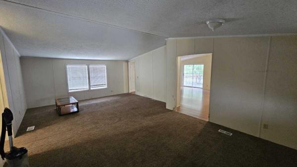 1990 Fleetwood Manufactured Home
