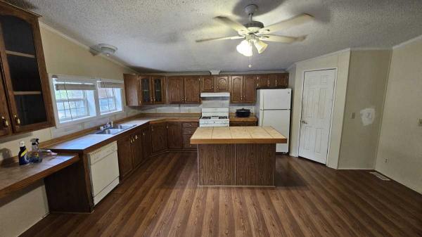 1990 Fleetwood Manufactured Home
