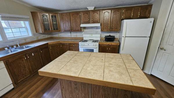 1990 Fleetwood Manufactured Home