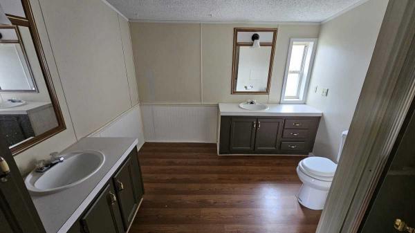 1990 Fleetwood Manufactured Home
