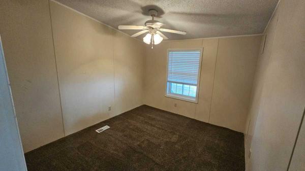 1990 Fleetwood Manufactured Home