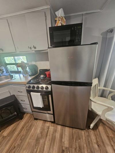 Photo 4 of 20 of home located at 1610 W. Bay Drive Lot 22 Largo, FL 33770
