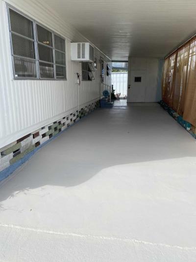 Photo 2 of 11 of home located at 4125 Park St N Lot 629 Saint Petersburg, FL 33709