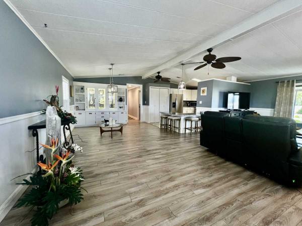 1986 SCHU 2BD/2BA Mobile Home