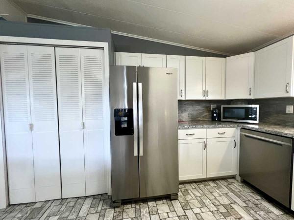 1986 SCHU 2BD/2BA Mobile Home