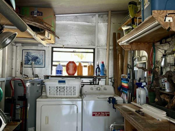 1986 SCHU 2BD/2BA Mobile Home