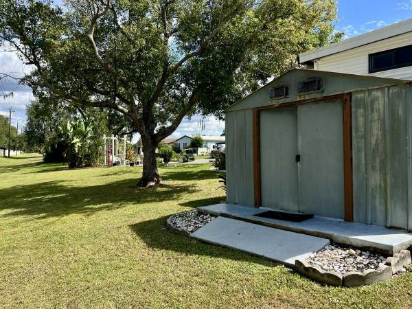 1986 SCHU 2BD/2BA Mobile Home