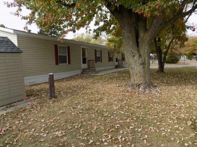 Photo 2 of 31 of home located at 39573 Neston St Novi, MI 48377