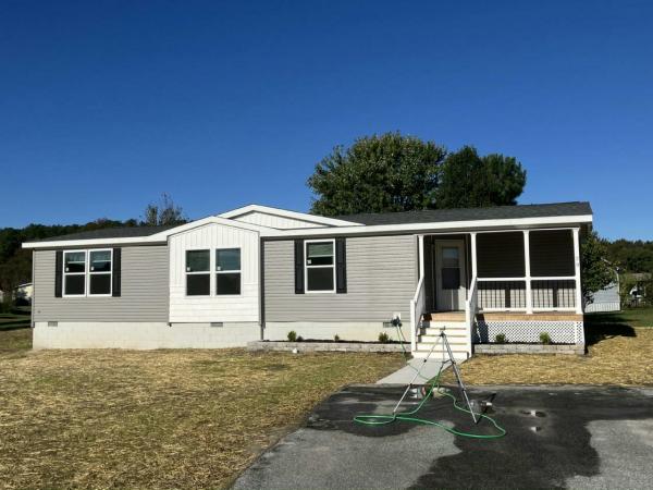 2025 Commodore Mobile Home For Sale