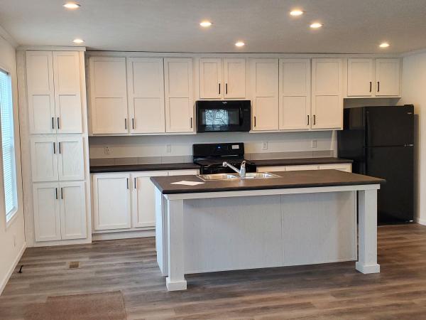 2024 Champion RA2856255 Mobile Home