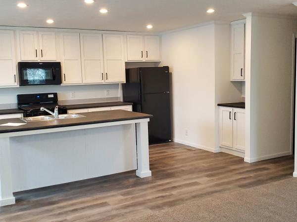 2024 Champion RA2856255 Mobile Home
