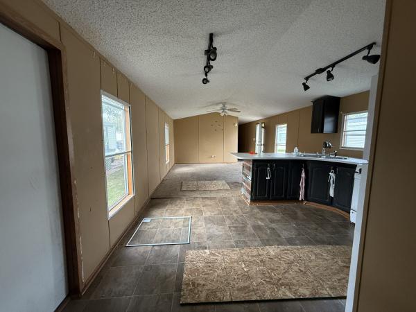 1996 Holly Park Mobile Home