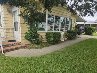 Photo 2 of 8 of home located at 2248 Las Fuentes Dr Port Orange, FL 32129