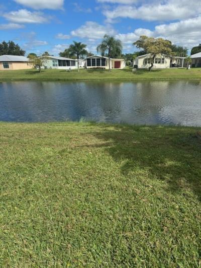 Photo 6 of 38 of home located at 6724 Sinsonte Fort Pierce, FL 34951