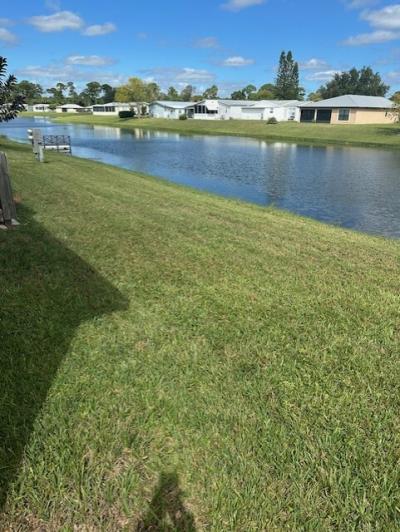 Photo 11 of 38 of home located at 6724 Sinsonte Fort Pierce, FL 34951