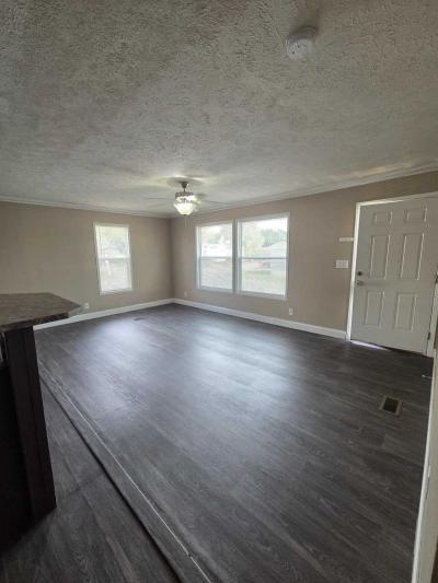 Photo 5 of 14 of home located at 8701 NE 107th Pl #126 Kansas, MO 64157