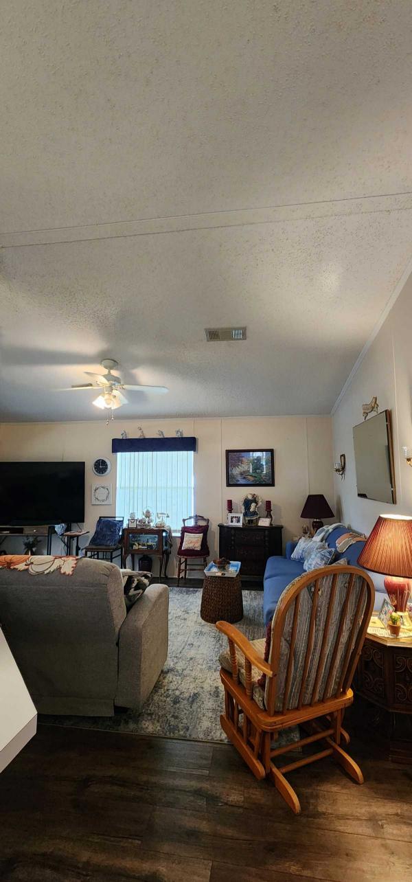 1998 FLEE Manufactured Home