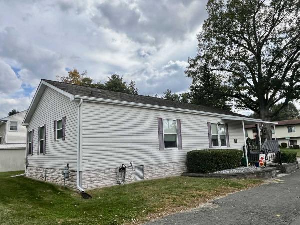 2005 Pine Grove Mobile Home For Sale