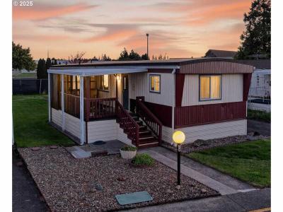 Photo 4 of 31 of home located at 2902 E 2nd St #54 Newberg, OR 97132